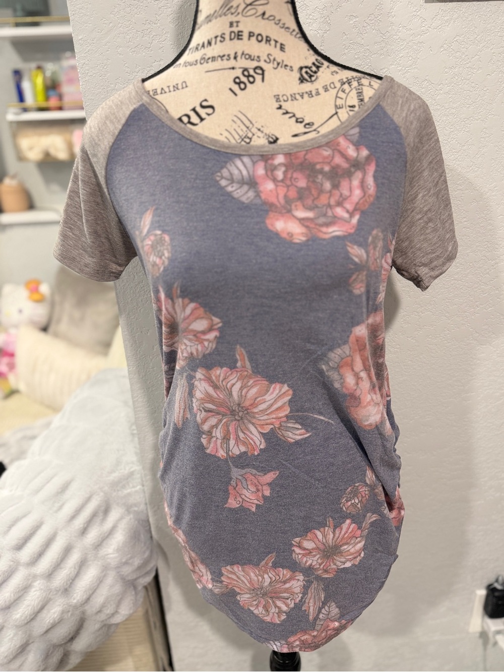 Maternity Floral Baseball Tee Side Ruched Raglan T-Shirt Gray Blue M Medium - Picture 2 of 6